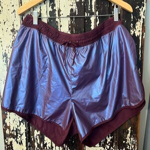 NWT Avia women’s metallic workout shorts. Size XXL